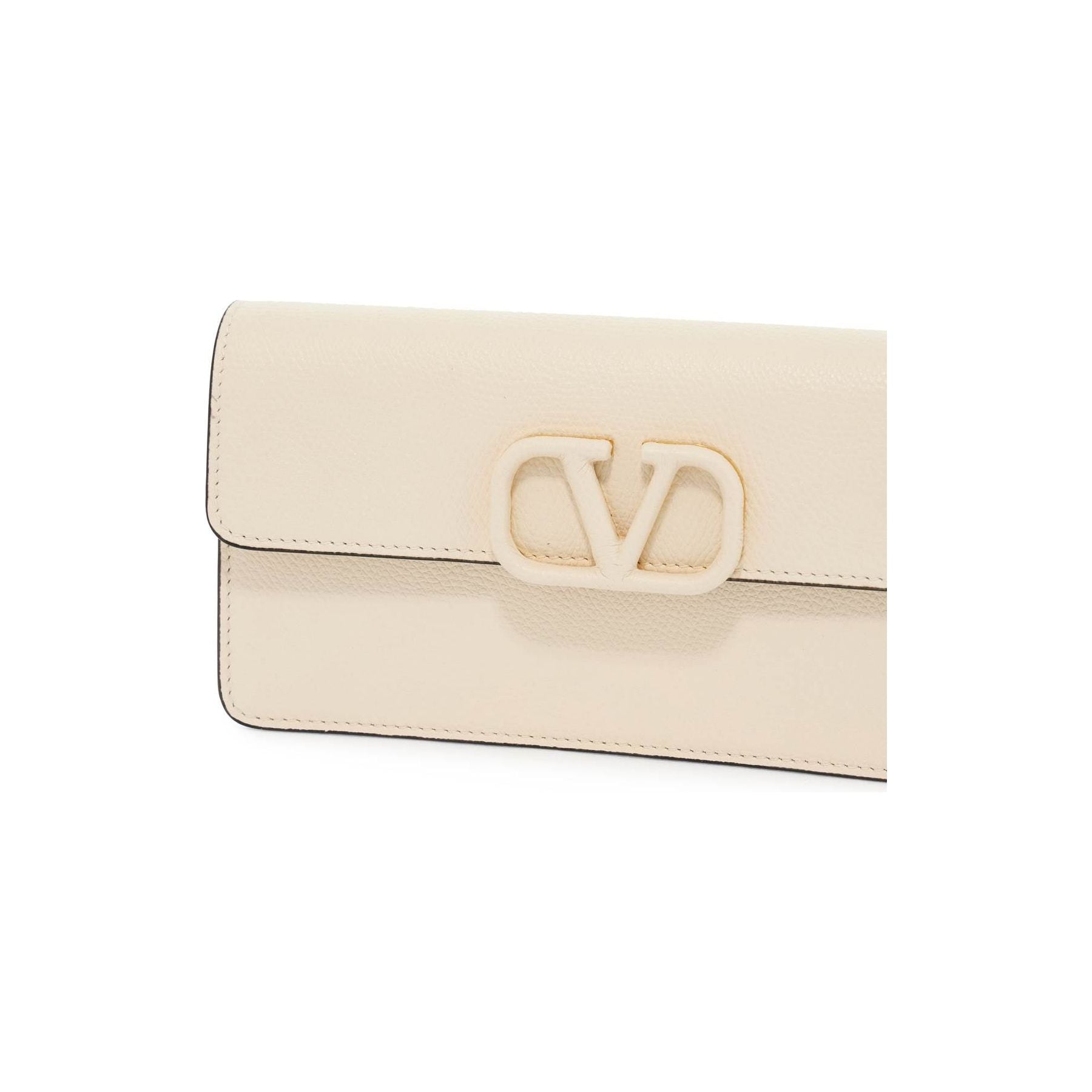 Vlogo Signature Grainy Calfskin Wallet with Chain
