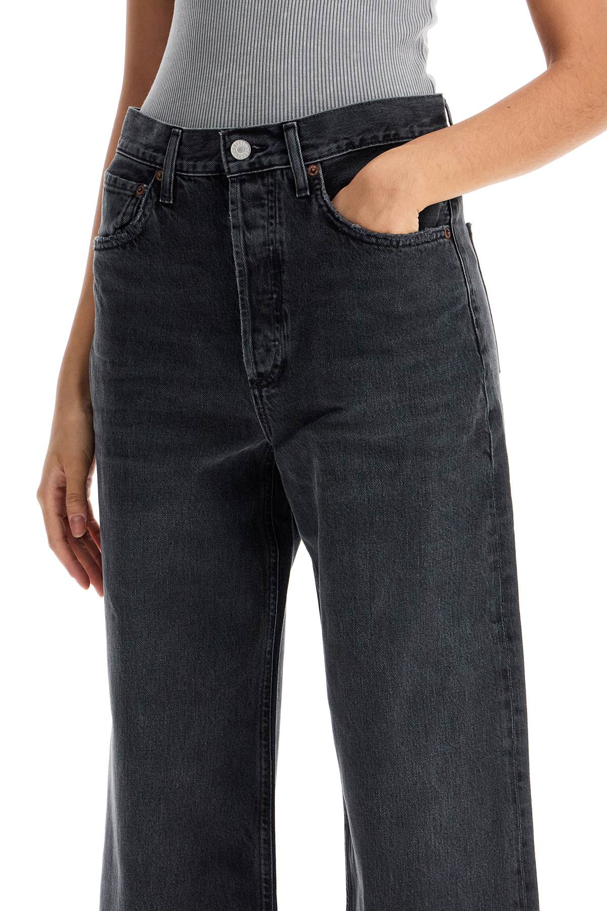 Wide-legged Womens Jeans