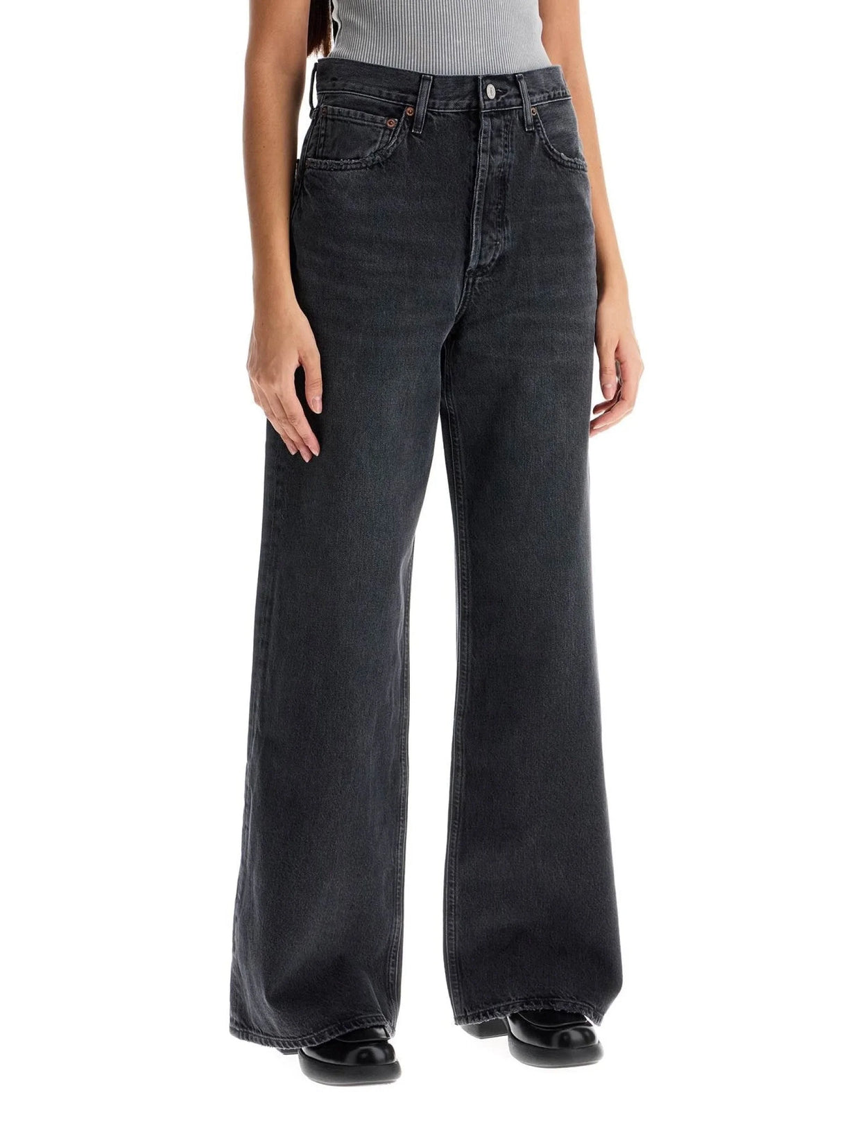 Wide-legged Womens Jeans