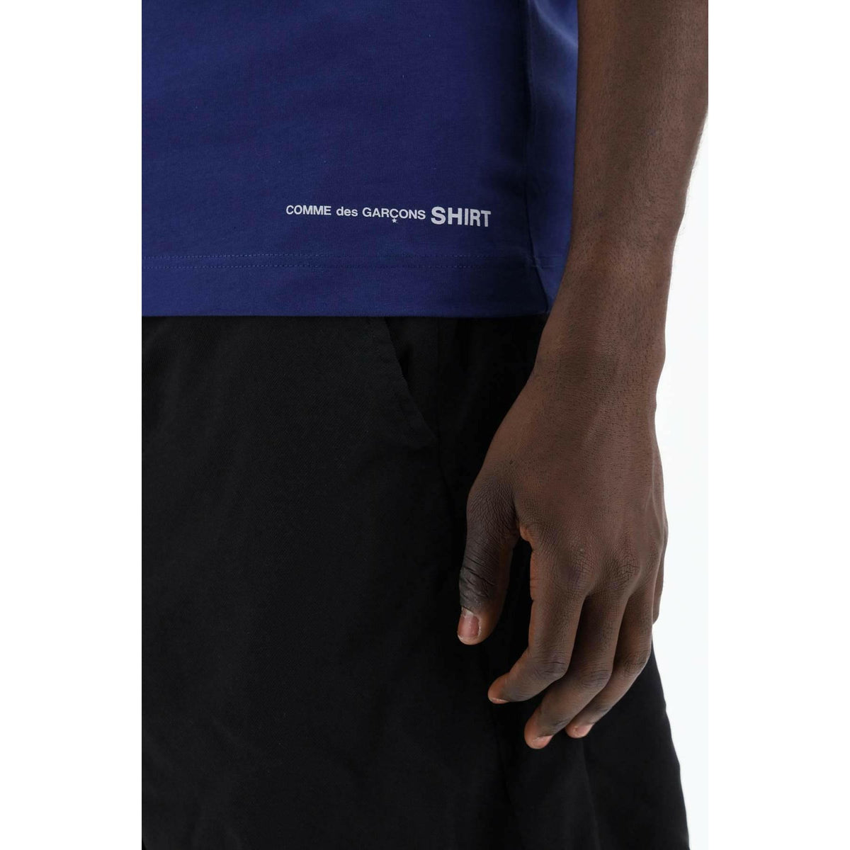 Navy Logo Print Cotton T-Shirt COMME DES GARCONS SHIRT JOHN JULIA.