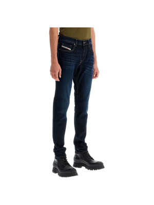 2019 D-Strukt Slim Jeans.