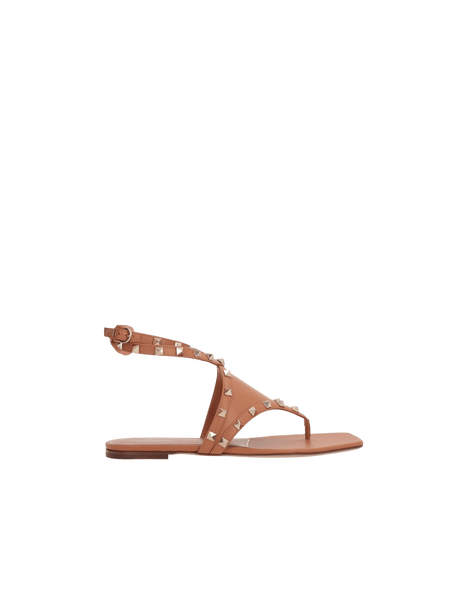 VALENTINO GARAVANI-Rockstud Smooth Leather Thong Sandals-JOHN JULIA