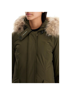 Water-Repellent Luxury Arctic Parka - Women > Clothing > Outerwear > Parkas